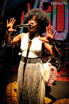 2-iyeoka-the-silver-church-bucuresti-06