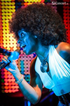 2-iyeoka-the-silver-church-bucuresti-24