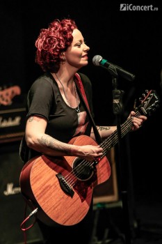 anneke-van-giersbergen-silver-church-bucuresti-2013-29