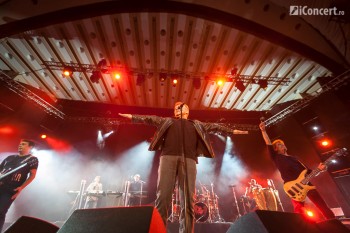 holograf-cat-de-departe-sala-palatului-bucuresti-22