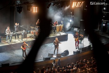 holograf-cat-de-departe-sala-palatului-bucuresti-27