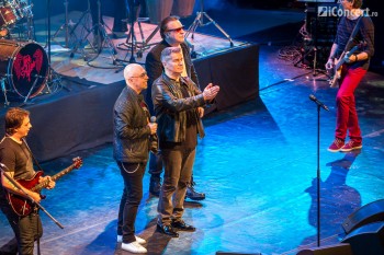 holograf-cat-de-departe-sala-palatului-bucuresti-34