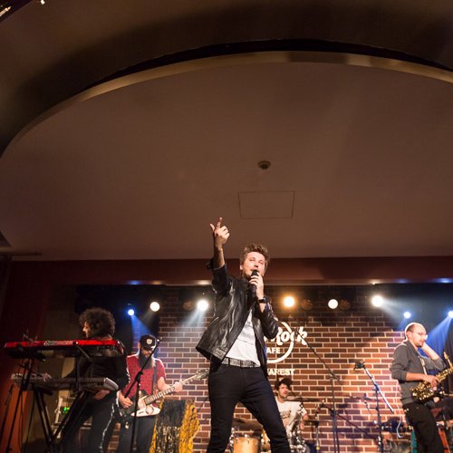 1-les-elephants-bizarres-hard-rock-cafe-bucuresti-04