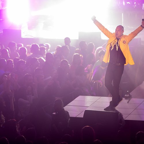 bere-gratis-15-ani-doua-inimi-sala-polivalenta-bucuresti-06