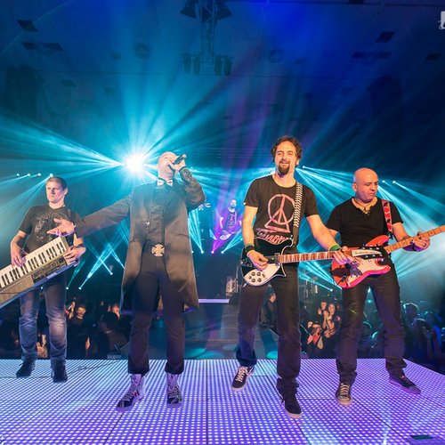 bere-gratis-15-ani-doua-inimi-sala-polivalenta-bucuresti-35