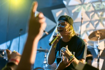 4-dog-eat-dog-colectiv-bucuresti-01