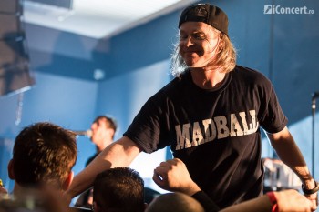 4-dog-eat-dog-colectiv-bucuresti-02