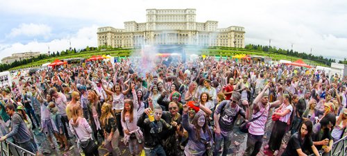 HOLI-Music-Color-Festival-2014