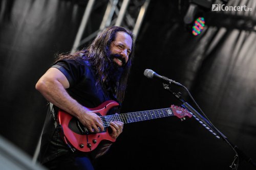 John Peter Petrucci - chitaristul Dream Theather - Foto: Paul Voicu / iConcert.ro