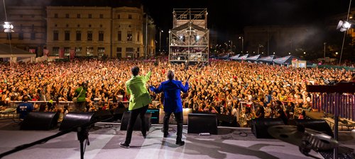 Fan-Magenta-Bucuresti