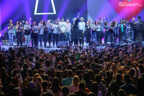 Trupa VUNK, în formulă extinsă, la finalul concertului - Foto: Nicolae Stoian / iConcert.ro