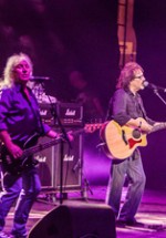 RECENZIE: Bonnie Tyler şi Smokie au reînviat spiritul anilor ’70-’80 prin două concerte de excepţie la Sala Palatului (FOTO)
