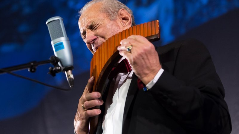 Gheorghe-Zamfir-Sala-Palatului-Bucuresti