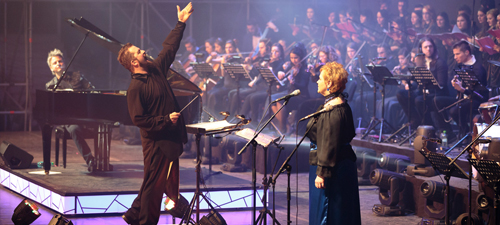 RECENZIE: Havasi a rescris simfonia emoţiilor printr-un concert monumental de Crăciun (FOTO)
