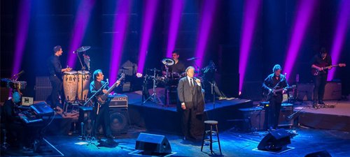 Julio Iglesias revine cu două concerte în România, în mai 2015