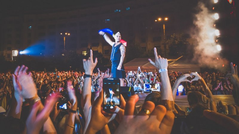 Robbie-Williams-Piata-Constitutiei-Bucuresti-17-iulie-2015