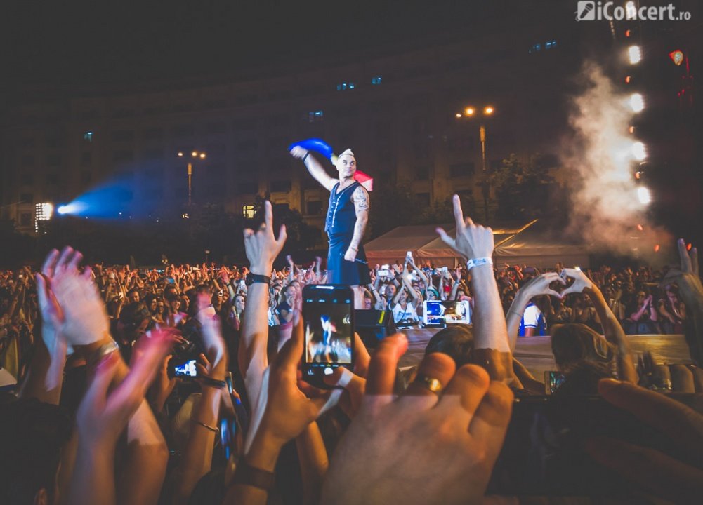 Robbie-Williams-Piata-Constitutiei-Bucuresti-17-iulie-2015