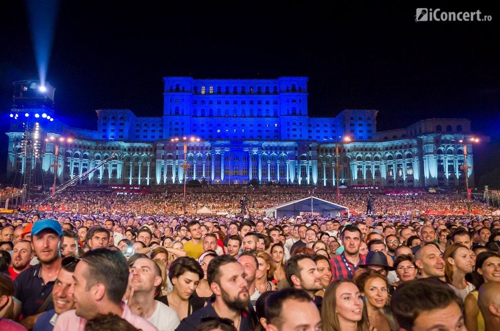Publicul prezent la concertul Robbie Williams de la Bucureşti - Foto: Daniel Robert Dinu / iConcert.ro