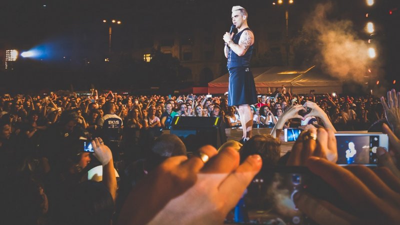 Robbie-Williams-Piata-Constitutiei-Bucuresti-17-iulie-2015-58