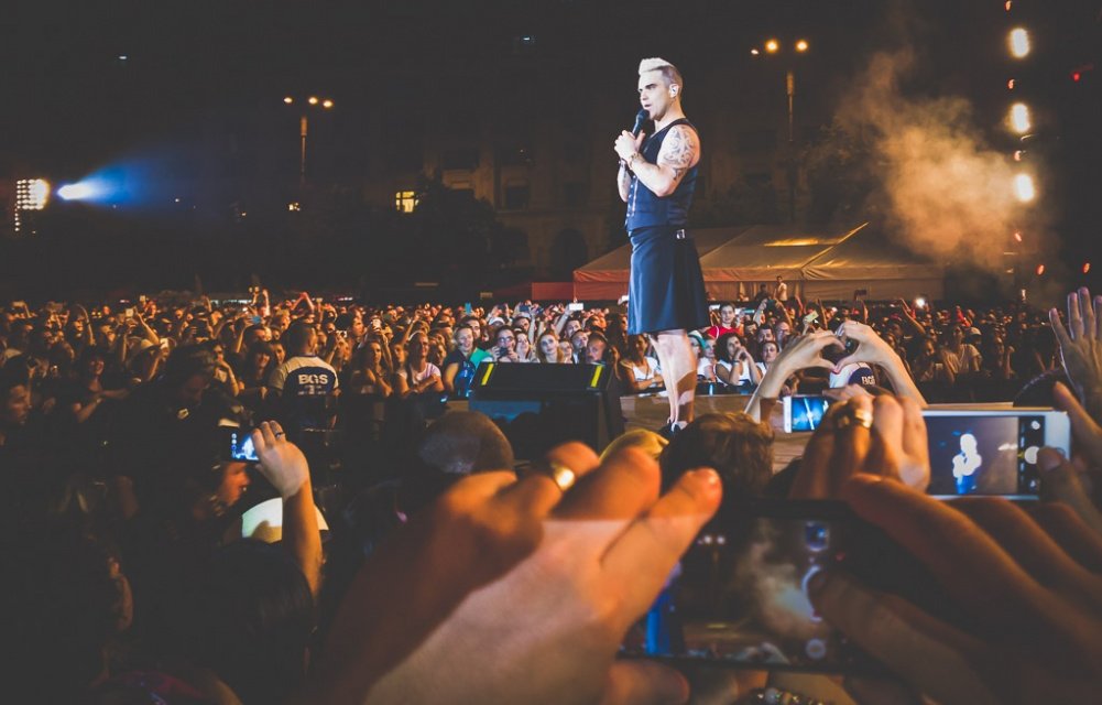 Robbie-Williams-Piata-Constitutiei-Bucuresti-17-iulie-2015-58