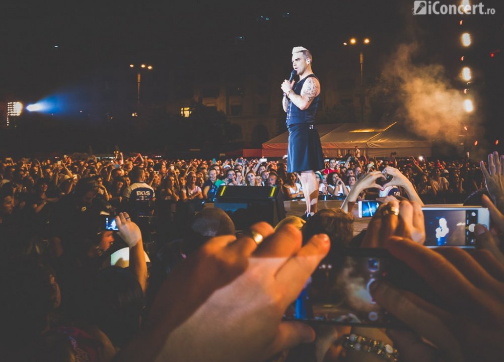 Robbie-Williams-Piata-Constitutiei-Bucuresti-17-iulie-2015-58