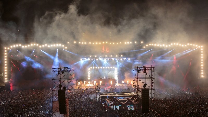 Armin-Van-Buuren-Untold-Festival-2015-Cluj-Napoca-05
