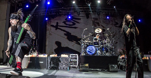 RECENZIE: Korn în premieră la Bucureşti – un concert nebun şi un cadou de excepţie la ceas aniversar (FOTO)