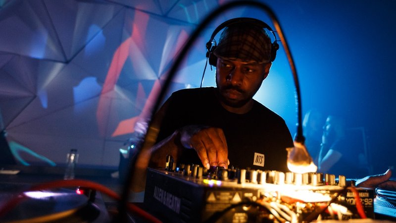 Patrice-Scott-Club-Guesthouse-Bucuresti-20-februarie-2016-19