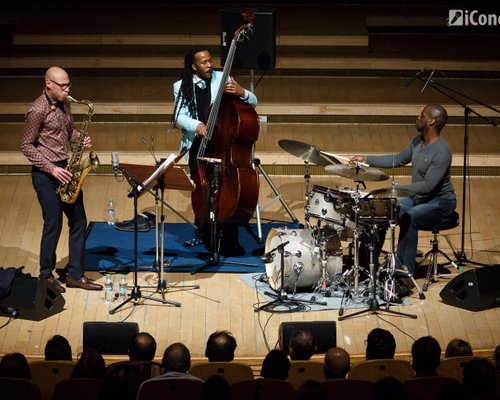 RECENZIE: Joshua Redman Trio, o demonstraţie de libertate prin muzică, la Sala Radio din Bucureşti (FOTO)