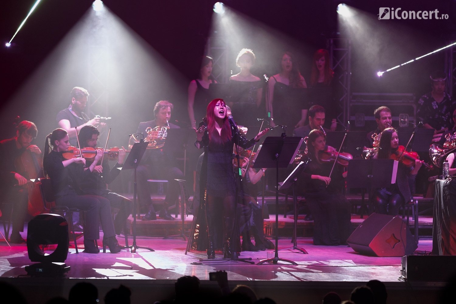 Uyanda Bold, în show-ul "The Masterpiece Experience", de la Bucureşti - Foto: Daniel Robert Dinu / iConcert.ro