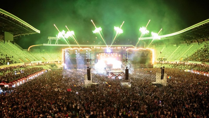 Armin-Van-Buuren-Untold-Festival-2015-Cluj-Napoca-15