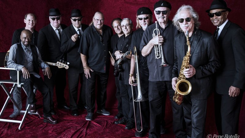 The_Original_Blues_Brothers_Band_photo_by_Pepe_Botella