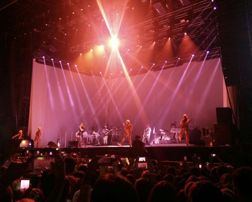 RECENZIE: Rihanna, cucerită de fanii din România: „Sunt îndrăgostită de voi!”