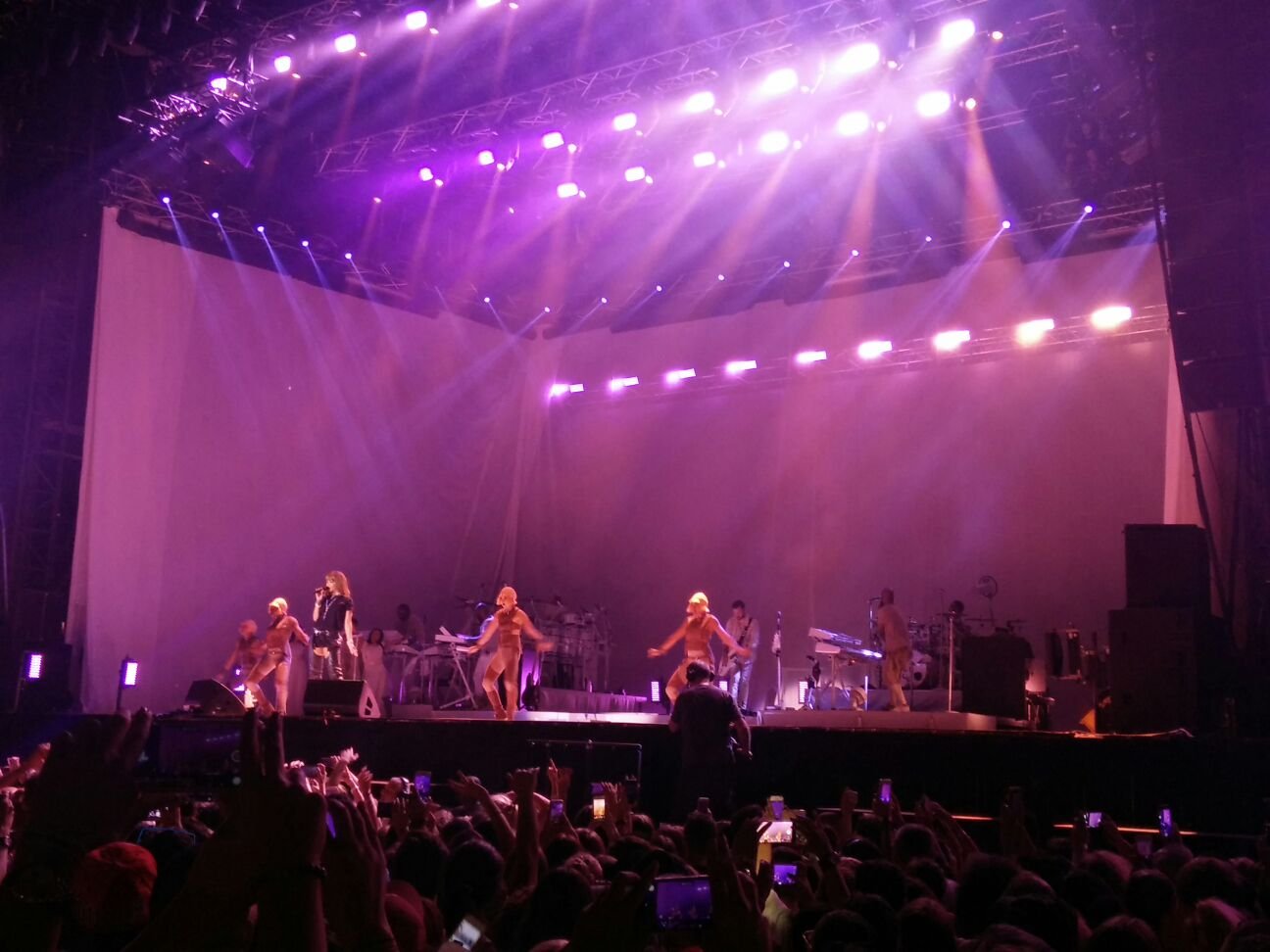 Rihanna în premieră în România, în concert la Bucureşti