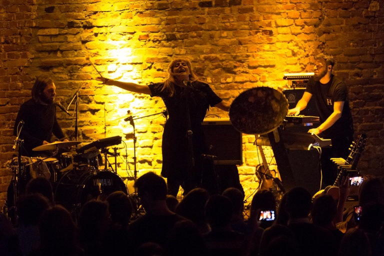 FOTO: Eivør în club Expirat – Halele Carol din Bucureşti