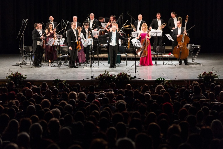 FOTO: Vienna Classic Christmas 2016 – Strauss Festival Orchestra Vienna la Sala Palatului din Bucureşti