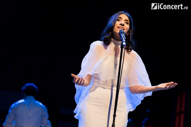 FOTO: Alexandra Uşurelu Simfonic la Teatrul Naţional Bucureşti