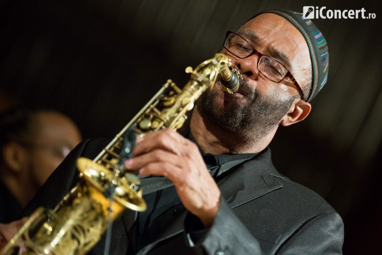 RECENZIE: Kenny Garrett la Bucureşti – un concert jazz cu savoare intensă de fericire (FOTO)