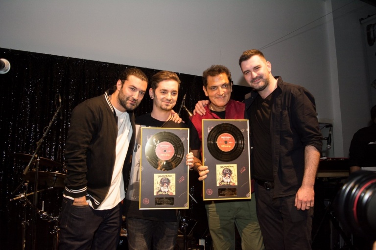 Damian & Brothers a primit discul de aur pentru albumul „Gyspy Rock – Change or Die”