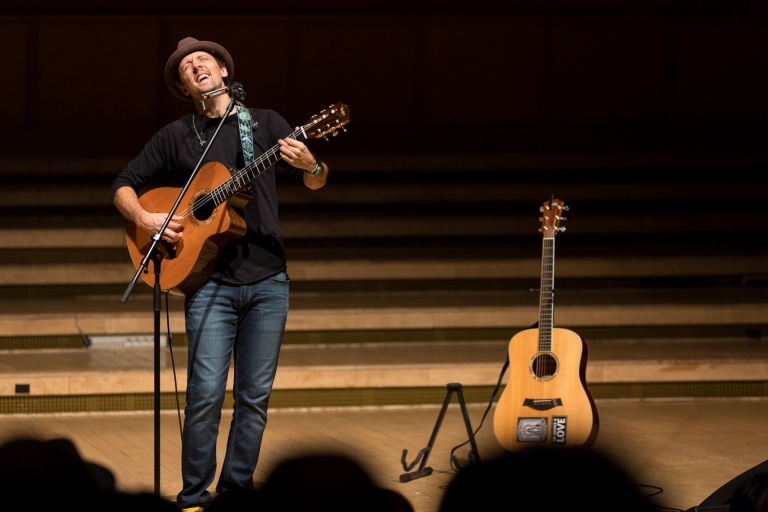 FOTO: Jason Mraz – „An evening with Jason Mraz” la Sala Radio din Bucureşti