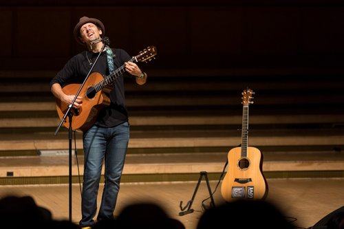 FOTO: Jason Mraz – „An evening with Jason Mraz” la Sala Radio din Bucureşti