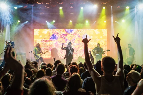 Balkanik Festival #13 începe vineri în Parcul Tei, cu Ladaniva, Zdob și Zdub, Taraf de Caliu și Baba Zula