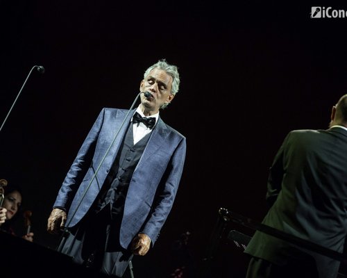 RECENZIE: 10.000 de români au cântat împreună cu Andrea Bocelli şi invitaţii acestuia, în concertul de la Bucureşti (FOTO)