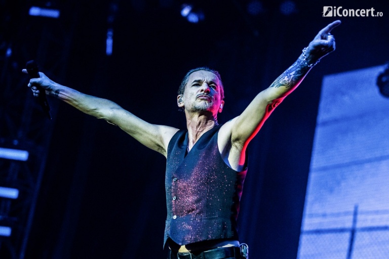 RECENZIE: Revoluţia Depeche Mode pe stadionul Cluj Arena (FOTO)