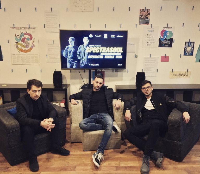 Keeble Iustin şi Ikim, băieții care de 7 ani strâng ieșenii la petreceri Drum & Bass