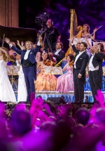 André Rieu lansează „Love in Maastricht” şi albumul „Romantic Moments II”, înaintea concertelor din România