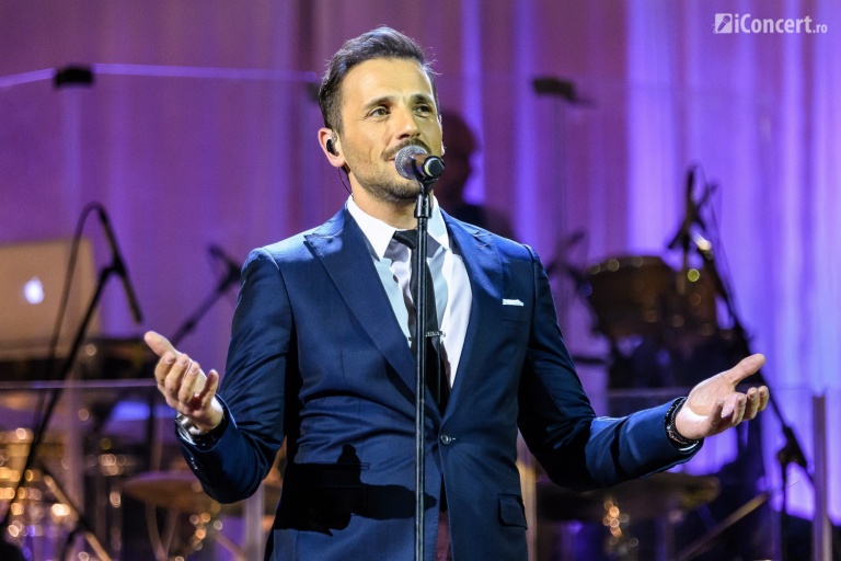 FOTO: Nikos Vertis la Sala Palatului din Bucureşti