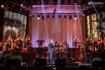 RECENZIE: Ritmuri din balcani şi multă energie la concertul lui Nikos Vertis de la Sala Palatului (FOTO)