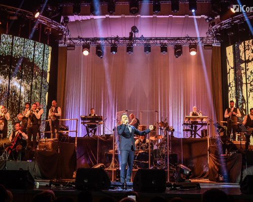 RECENZIE: Ritmuri din balcani şi multă energie la concertul lui Nikos Vertis de la Sala Palatului (FOTO)