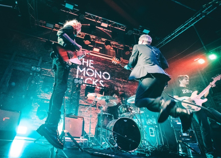 RECENZIE: Emoții, pasiune și energie cu The Mono Jacks, pe scena Expirat – Halele Carol